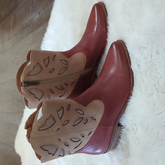 LUCKY BRAND Herzie Cowboy Boot  ~ NWT - Picture 2 of 11